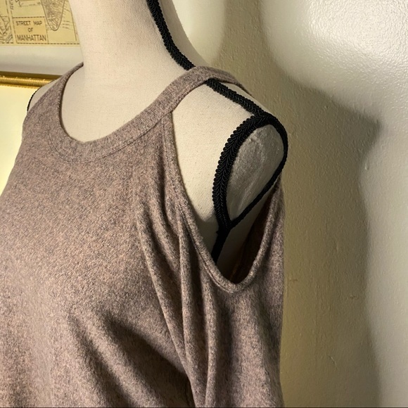 Sun N Moon Cold Shoulder Marled Sweater‎ Size Small - Picture 4 of 7